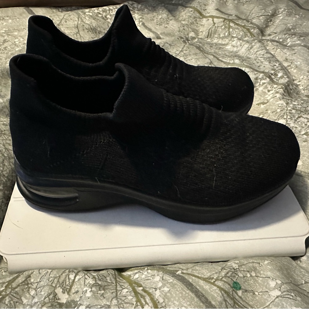 Black Slip-On Sneakers - Picture 4 of 4